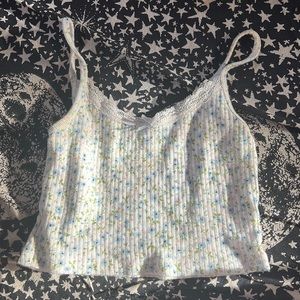 adorable brandy melville floral crop top